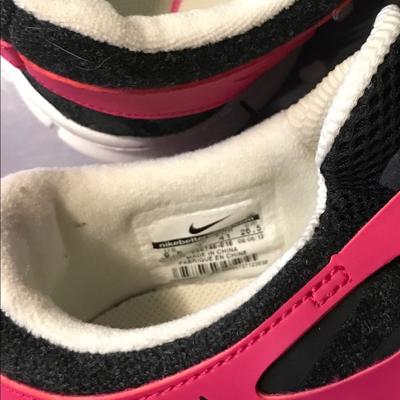 Nike Pink & Black Athletic Shoes 9.5 - Picture 5 of 5